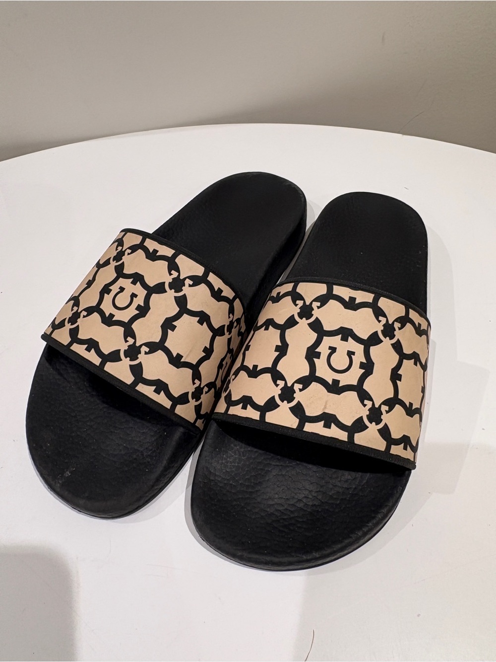 Salvatore Ferragamo rubber slides size 8